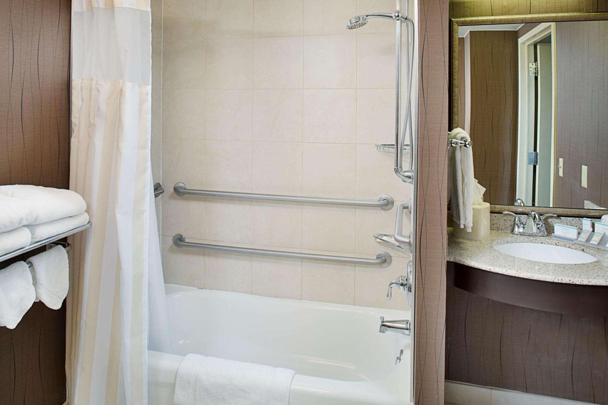Hilton Garden Hartford North-bradley International Airport Hotel Windsor